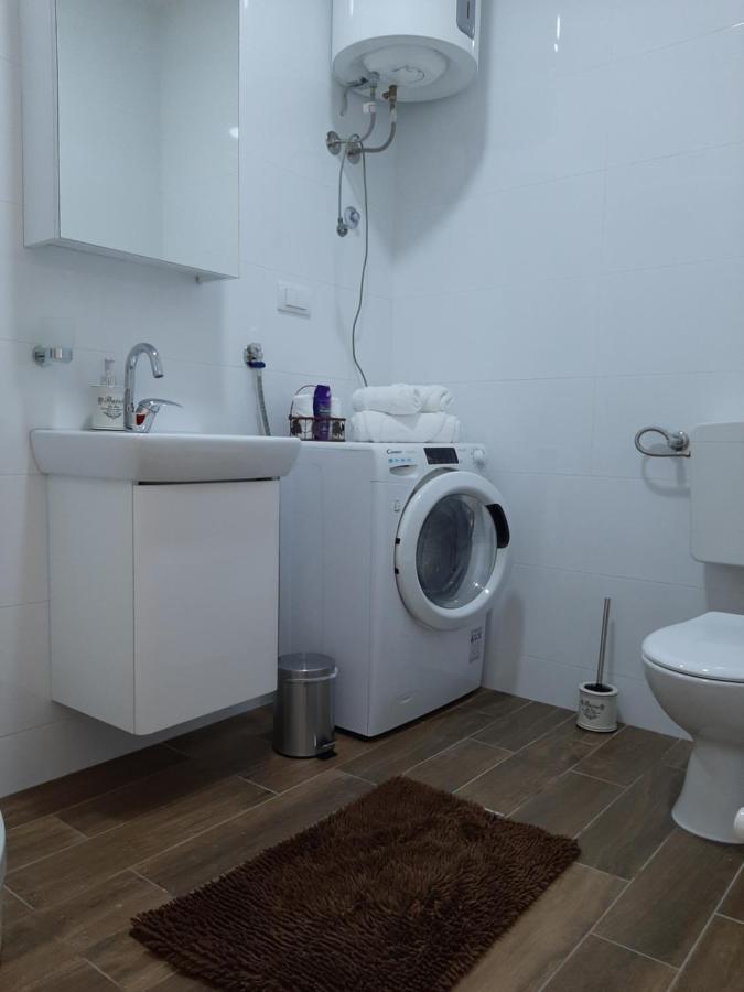 Apartman Viaggio Sremska Mitrovica Eksteriør billede