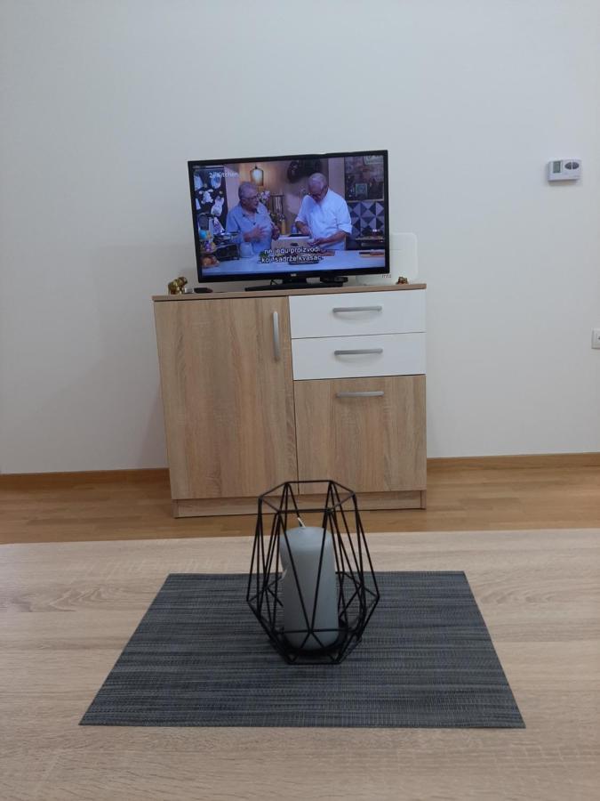 Apartman Viaggio Sremska Mitrovica Eksteriør billede