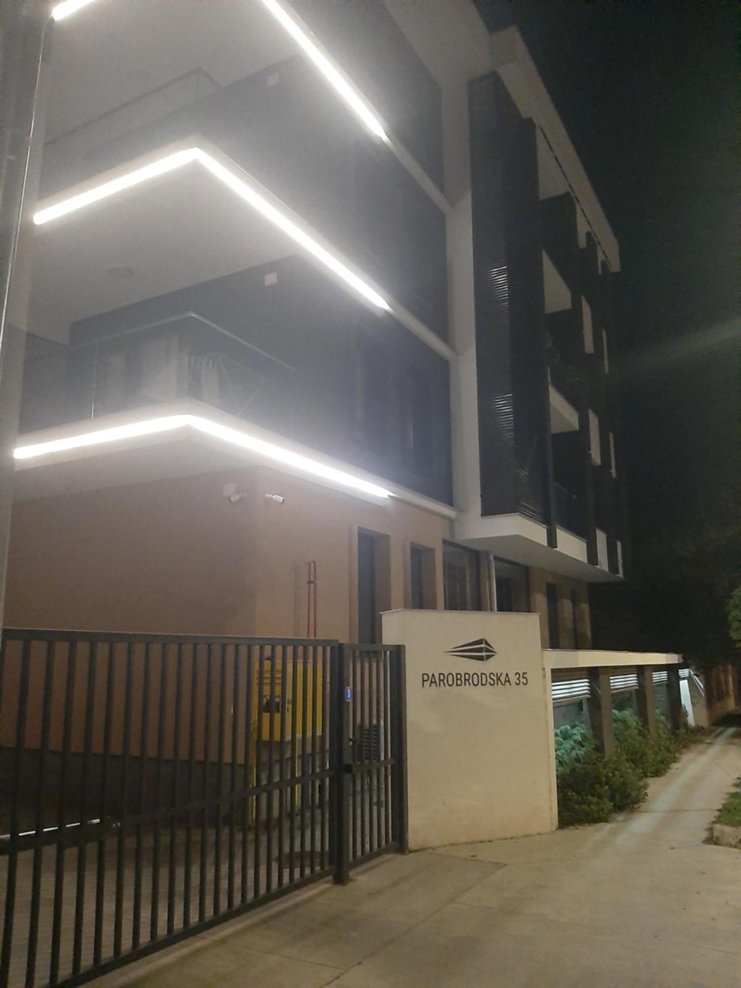 Apartman Viaggio Sremska Mitrovica Eksteriør billede